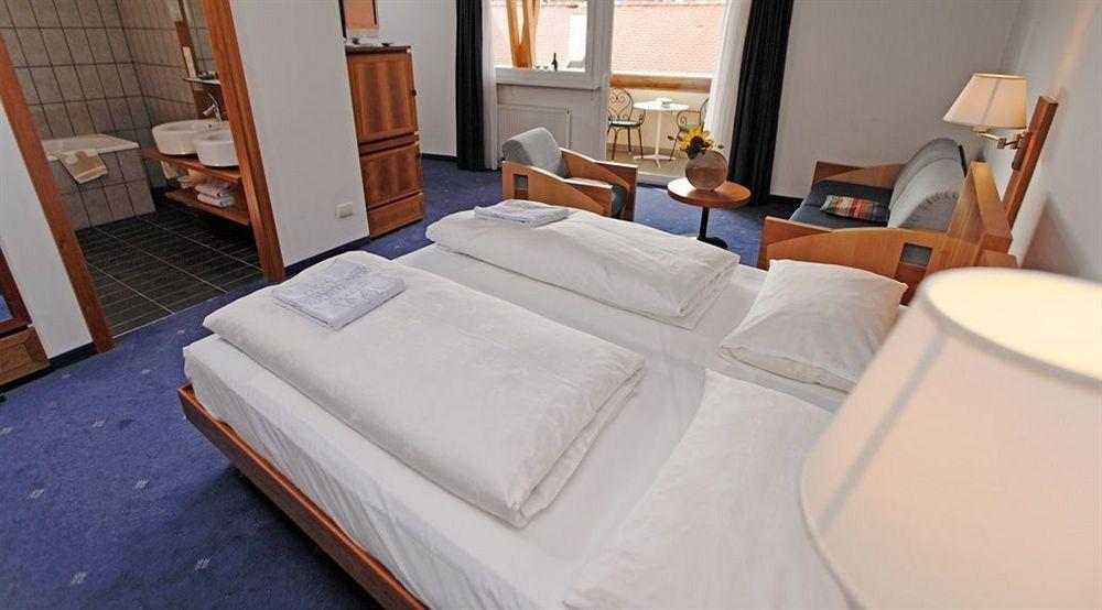 Hotel Krone - Eat, Drink, Stay เบรสซาโนเน ภายนอก รูปภาพ