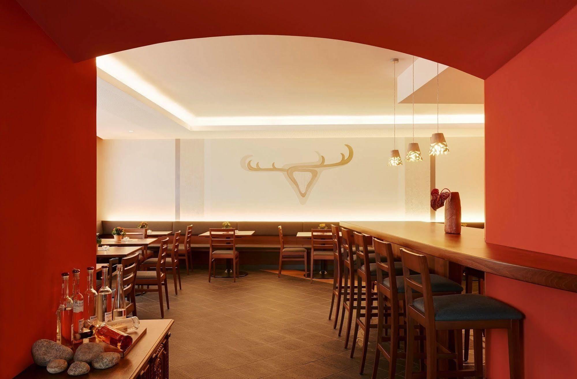 Hotel Krone - Eat, Drink, Stay เบรสซาโนเน ภายนอก รูปภาพ
