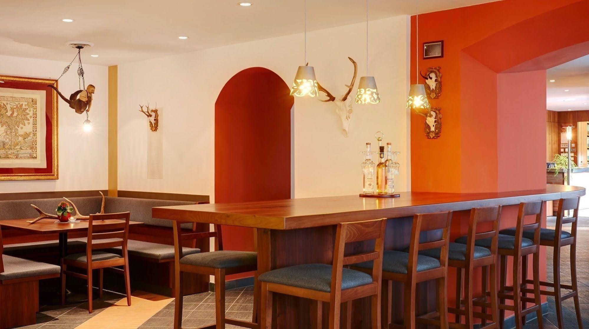 Hotel Krone - Eat, Drink, Stay เบรสซาโนเน ภายนอก รูปภาพ